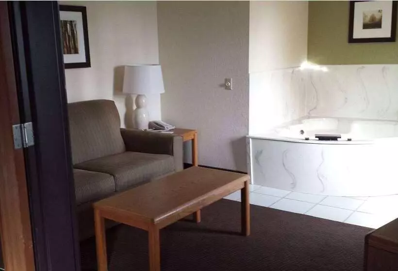 בית מלון כפרי Americinn By Wyndham Grand Rapids