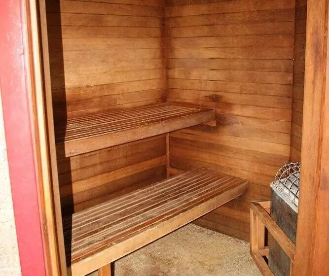 فندق Red Lion Inn & Suites Grimes