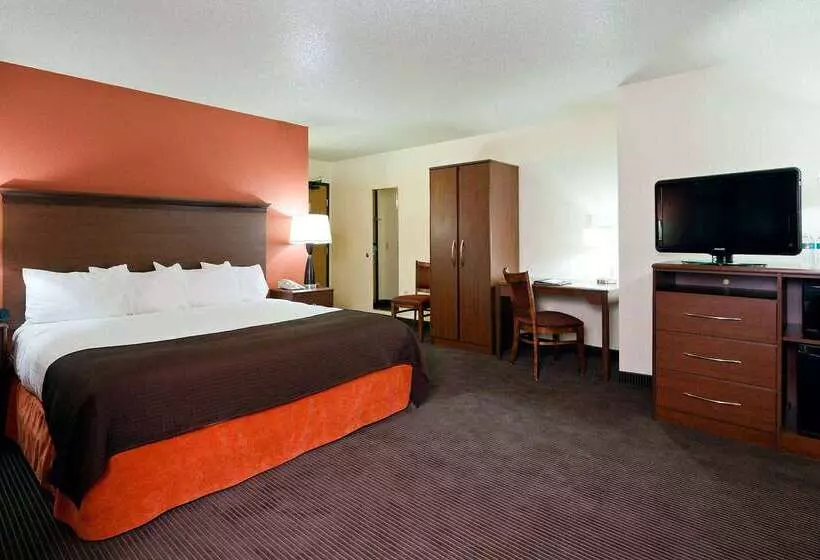Отель Americinn By Wyndham Manitowoc