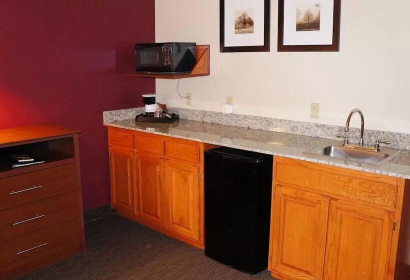 فندق Americinn By Wyndham Baldwin