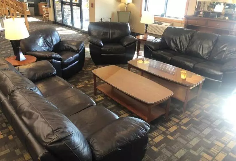 Cobblestone Hotel & Suites Wisconsin Rapids