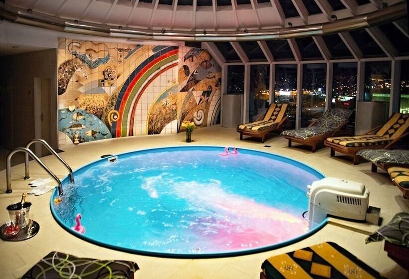 Cosmopolitan Bobycentrum   Czech Leading Hotels