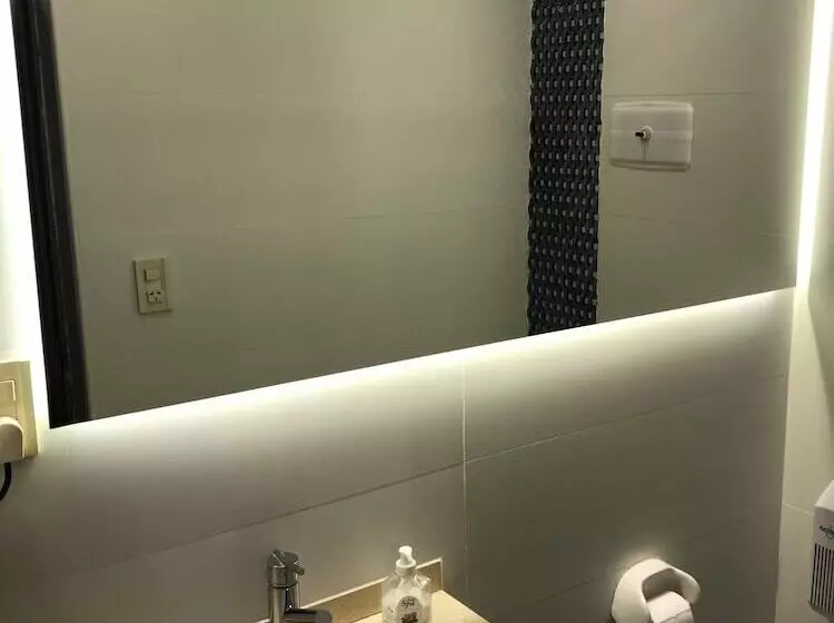 هتل Crillon Mendoza