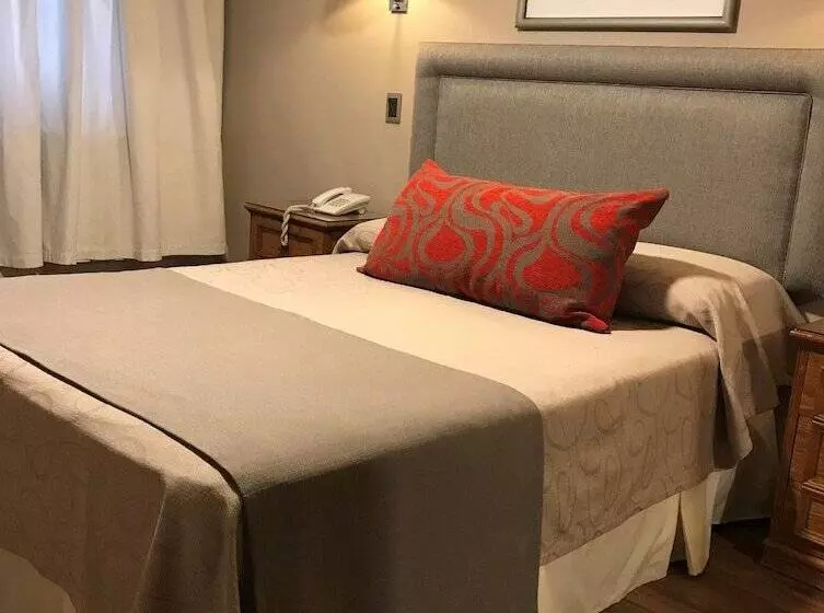 هتل Crillon Mendoza