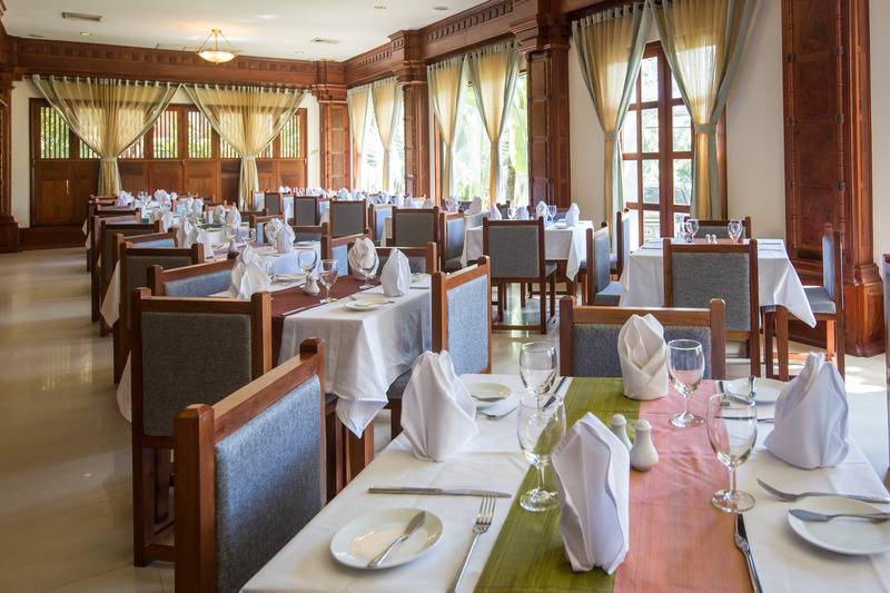 ホテル Empress Angkor Resort & Spa