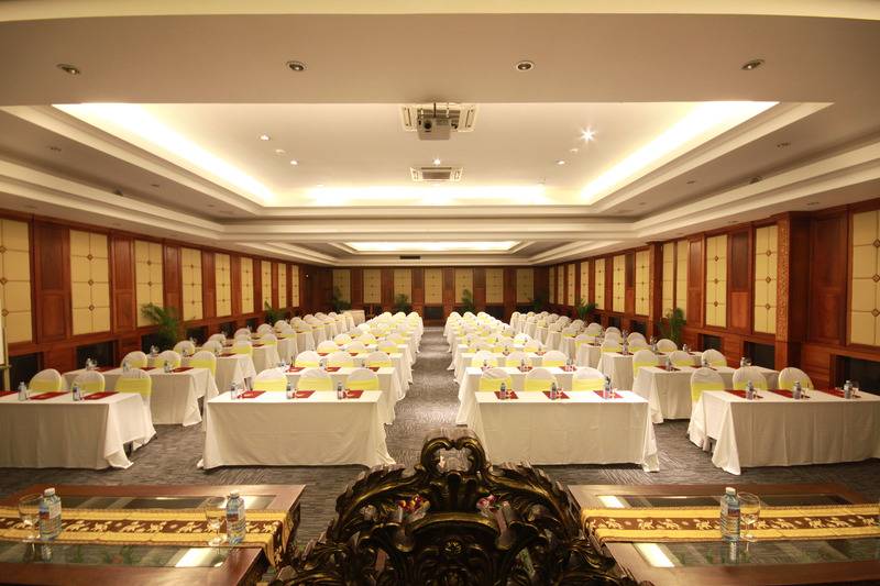 ホテル Empress Angkor Resort & Spa