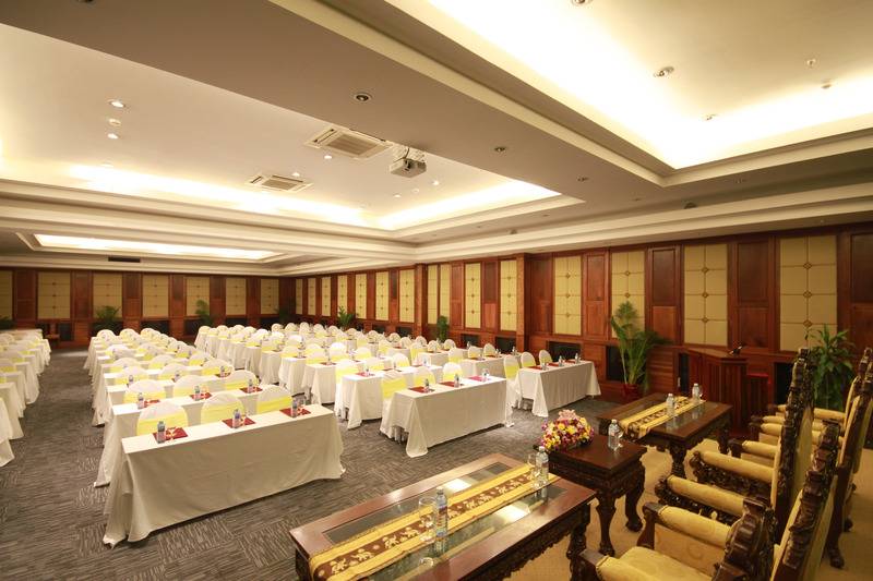 ホテル Empress Angkor Resort & Spa