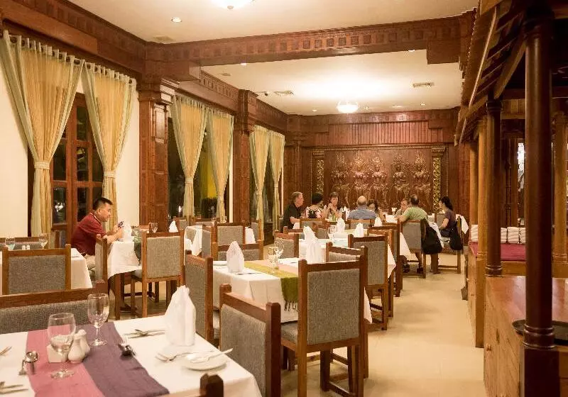 Отель Empress Angkor Resort & Spa