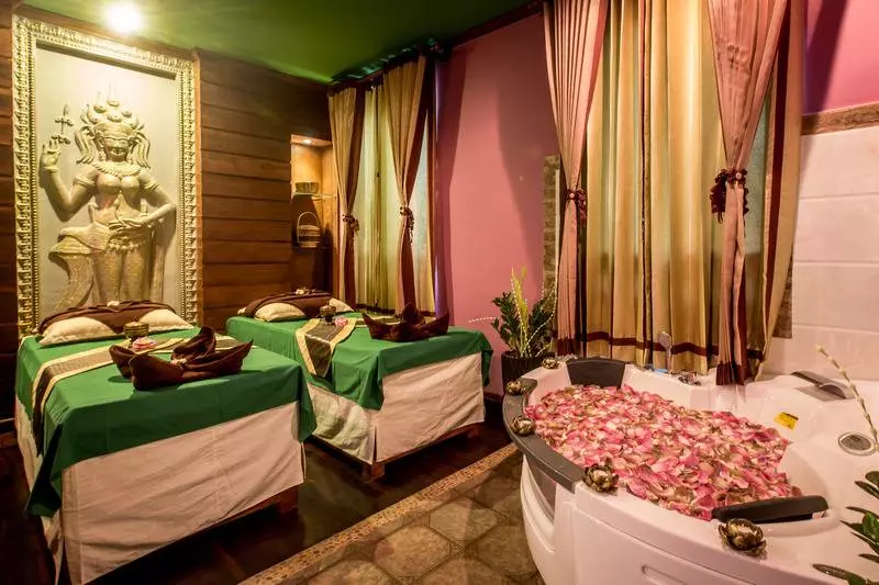 Отель Empress Angkor Resort & Spa