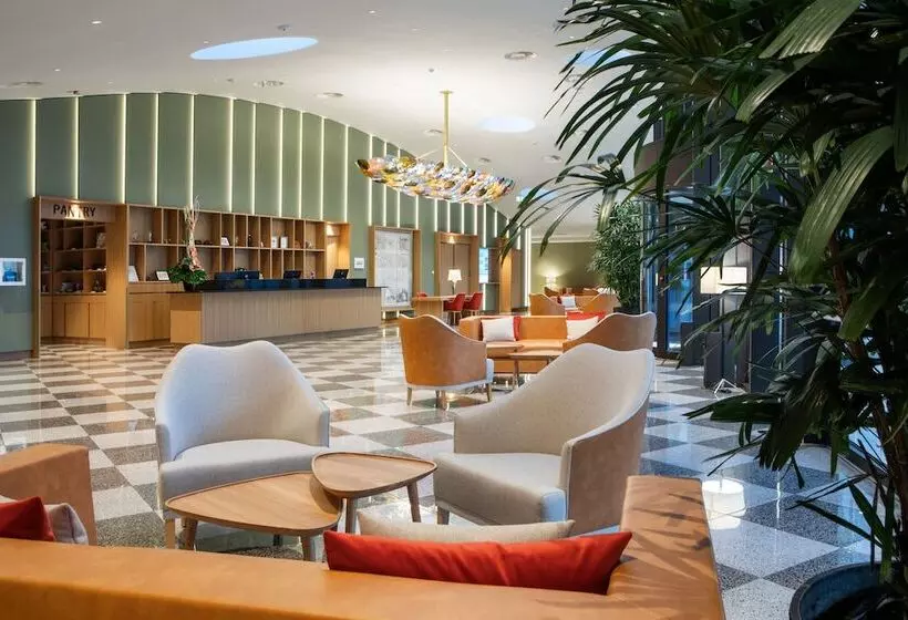 هتل Four Points By Sheraton Ljubljana Mons