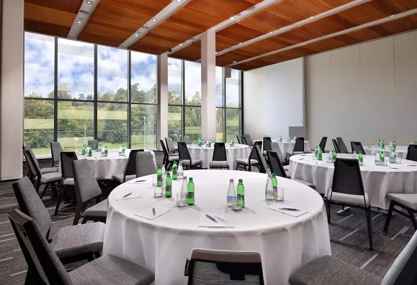 هتل Four Points By Sheraton Ljubljana Mons