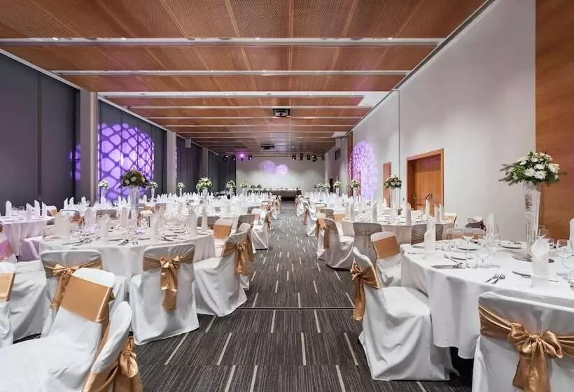 هتل Four Points By Sheraton Ljubljana Mons