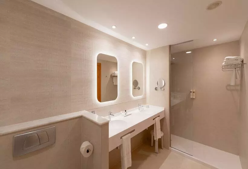 בית מלון כפרי Rh Ifach