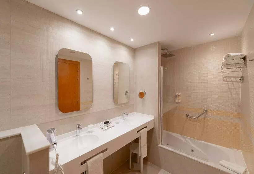 בית מלון כפרי Rh Ifach