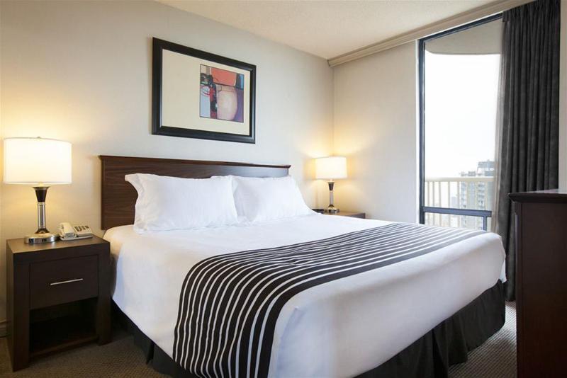 Отель Sandman Suites Vancouver On Davie