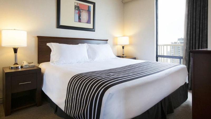 Отель Sandman Suites Vancouver On Davie