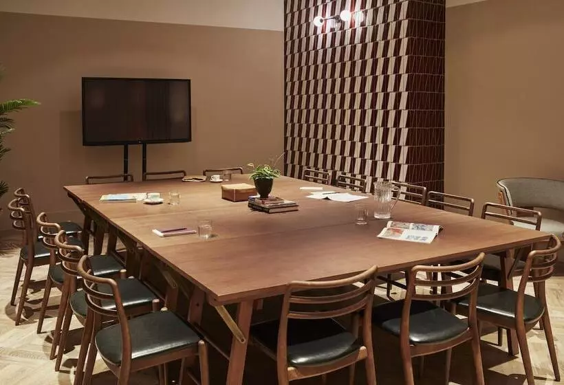 Отель The Hoxton, Poblenou