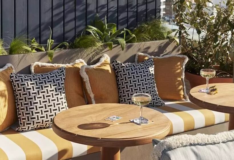 Отель The Hoxton, Poblenou