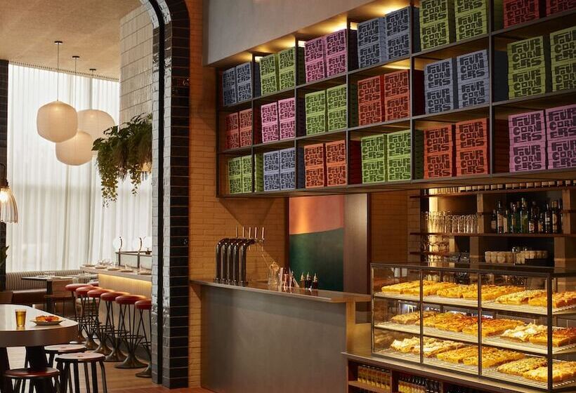 هتل The Hoxton, Poblenou