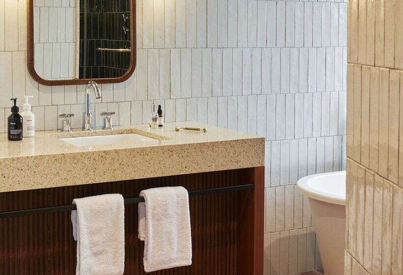 هتل The Hoxton, Poblenou