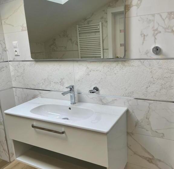 بنسيون Penzión Rosel