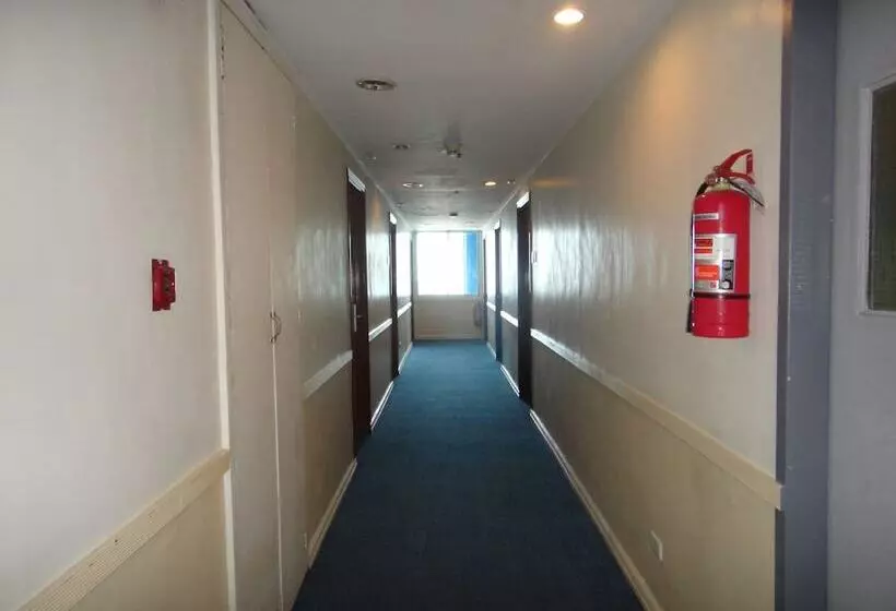 ホテル Golden Peak Condo