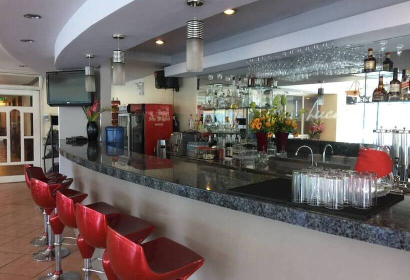 בית מלון כפרי Golden Peak Condo