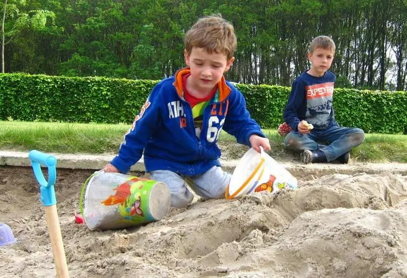 Aamiaismajoitus (B&B) Pipowagen Minicamping De Linde