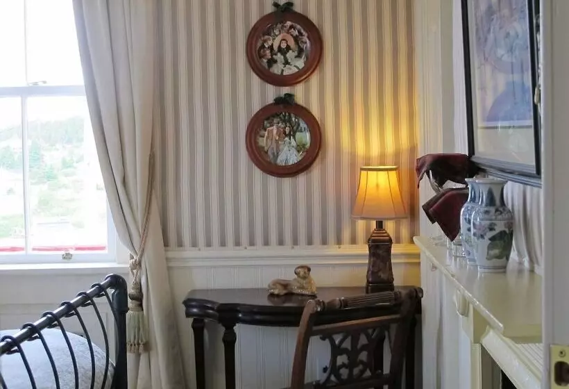 George House Heritage B&b