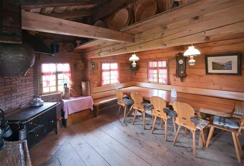 هتل Chemihütte