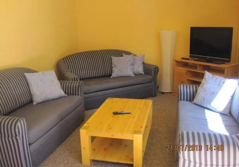 ホテル Ferienhaus 3 _ Ferien Im Gutspark