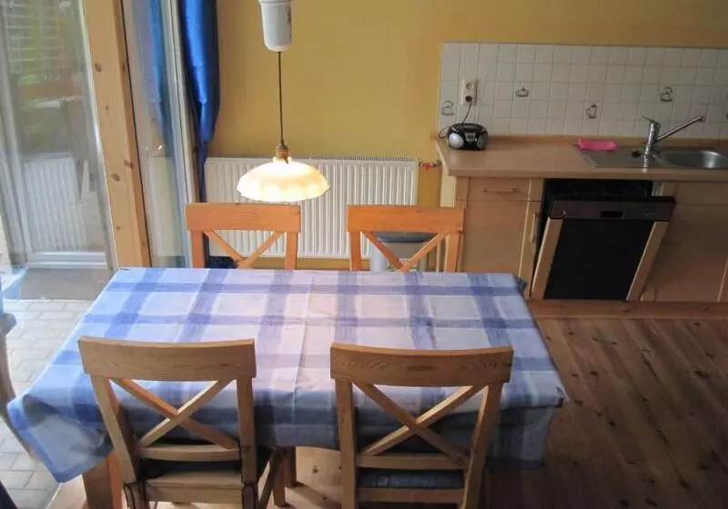 ホテル Ferienhaus 3 _ Ferien Im Gutspark