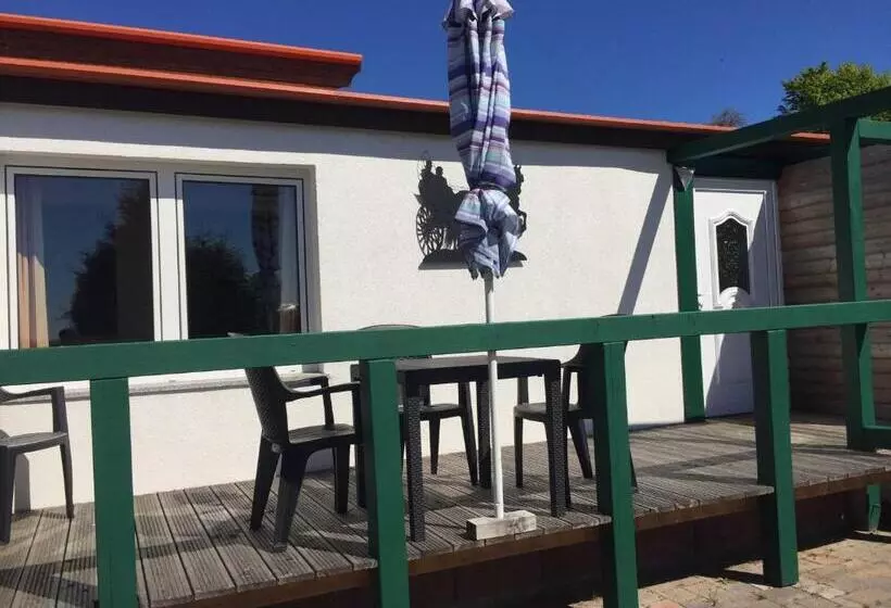 ホテル Ferienhaus 3 _ Ferien Im Gutspark