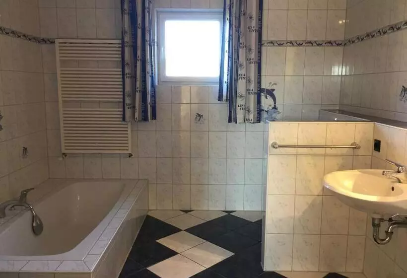 ホテル Ferienhaus 3 _ Ferien Im Gutspark