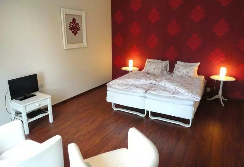 هتل Ljusnefors Camping