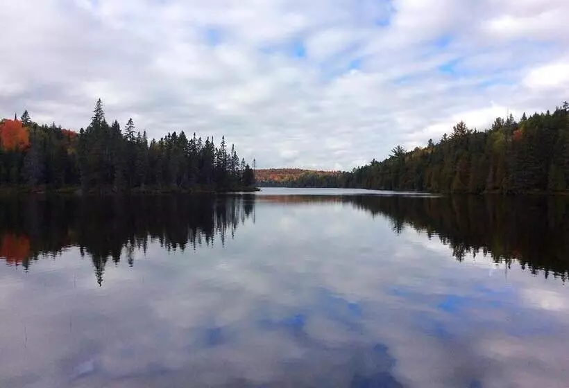 ホテル Madawaska Lodge