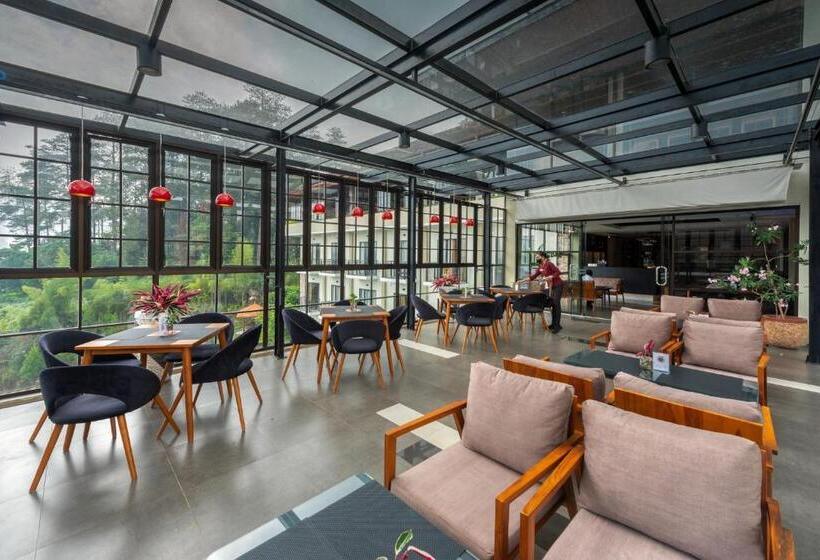 Nava Hotel Tawangmangu