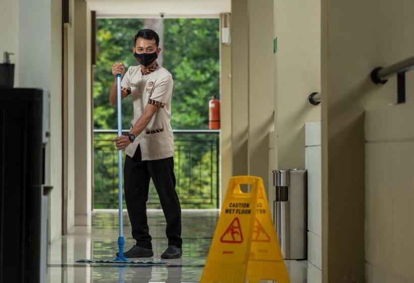 Nava Hotel Tawangmangu