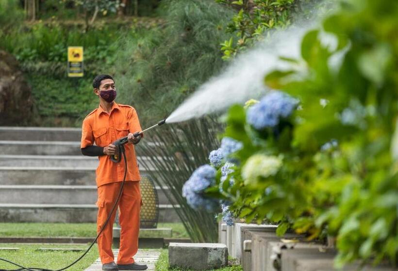 Nava Hotel Tawangmangu