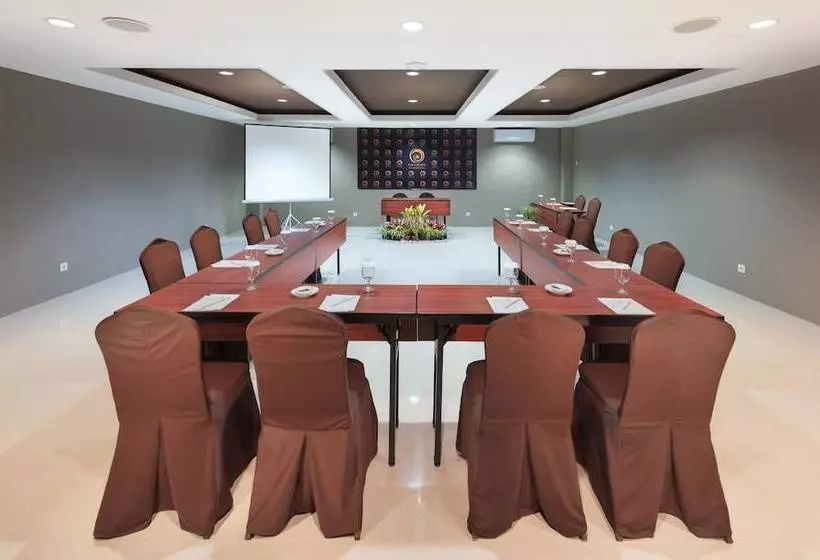 Nava Hotel Tawangmangu