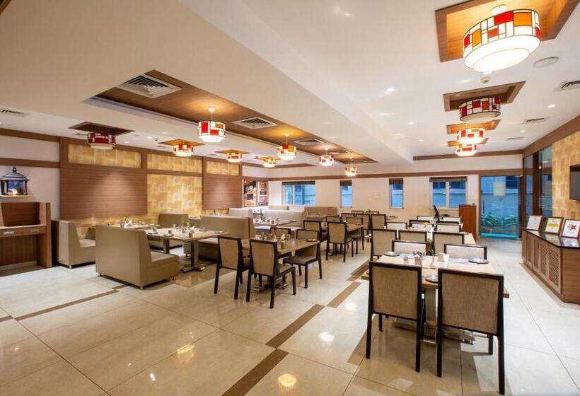 Hotel Saradha Grande