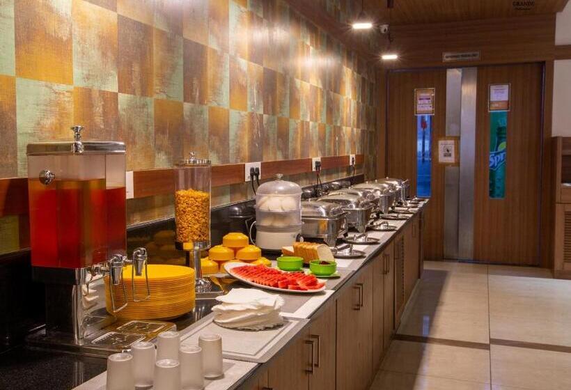 Hotel Saradha Grande