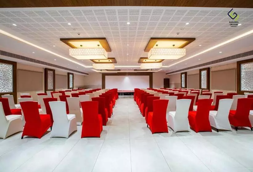 Hotelli Saradha Grande