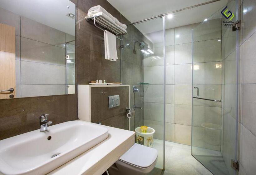 Hotel Saradha Grande