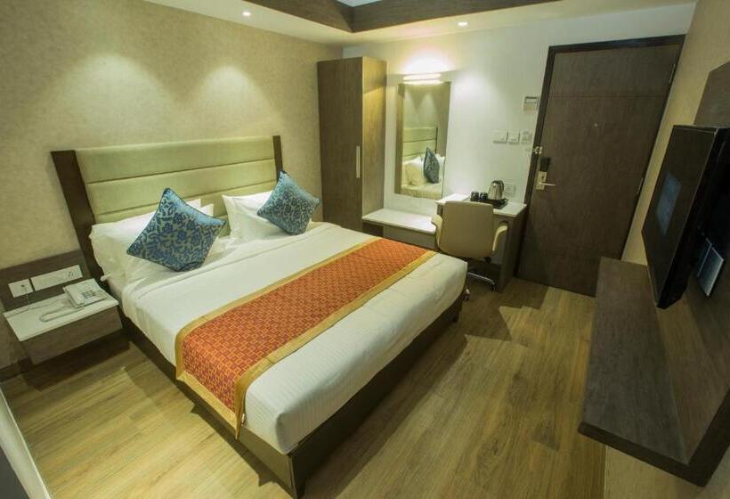 Hotel Saradha Grande