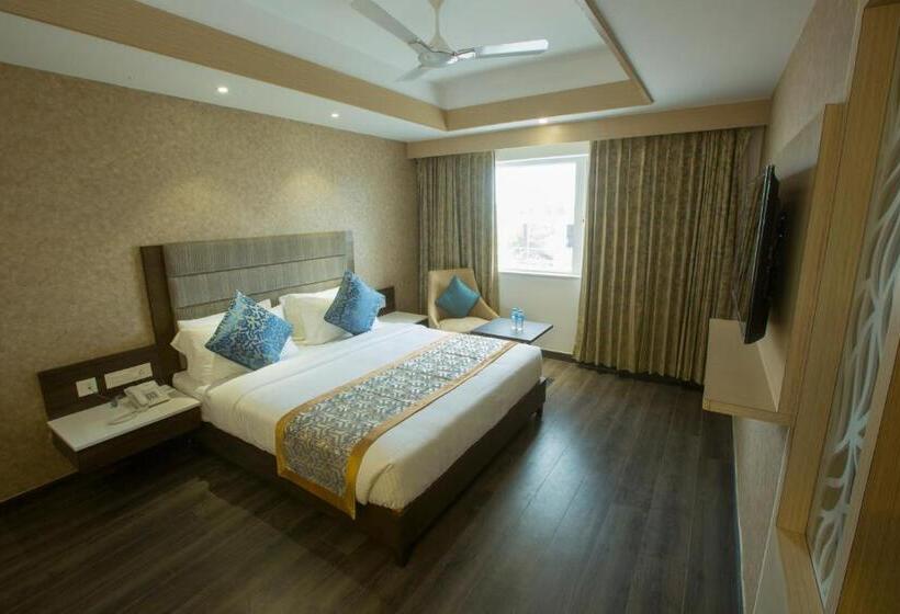 Hotel Saradha Grande