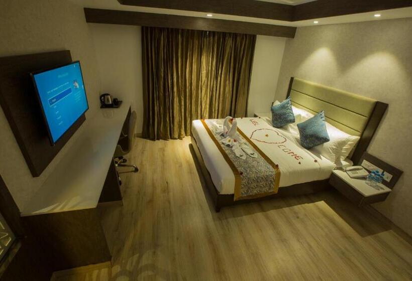 Hotel Saradha Grande