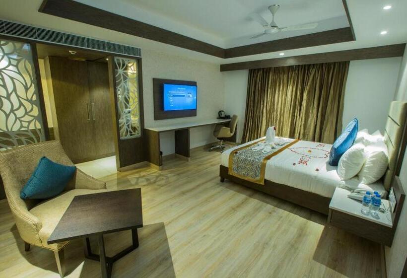 Hotel Saradha Grande