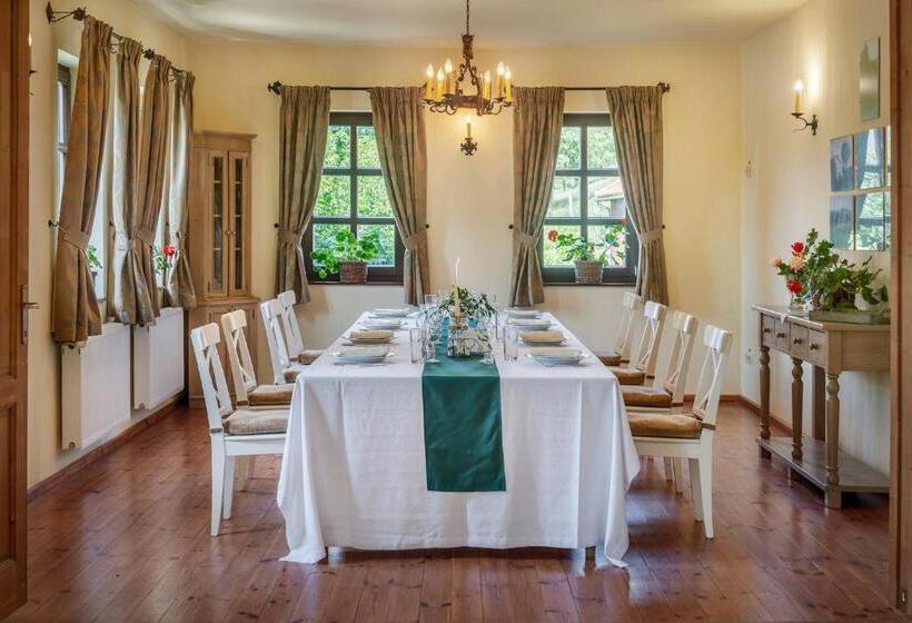 פנסיון Conacul Gaal Kuria