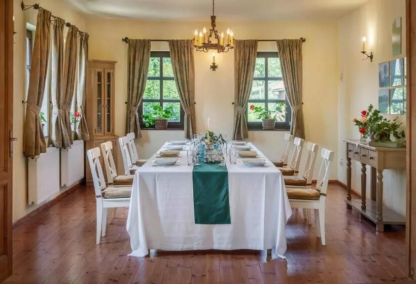 Majatalo Conacul Gaal Kuria